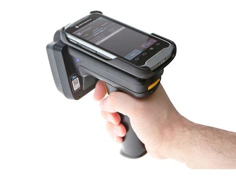 Handheld RFID UHF Reader Wireless Bluetooth Compatible for 